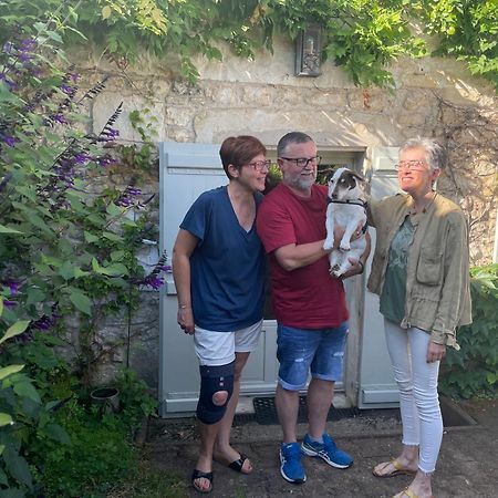 Gite Du Presbytere Port D'Envaux, Ravissante Maison De Charme Bagian luar foto