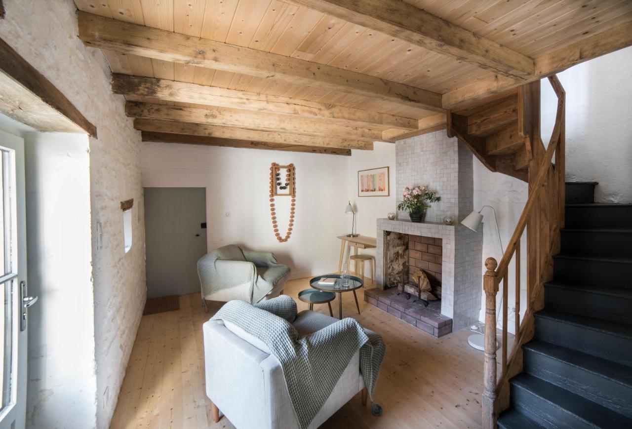 Gite Du Presbytere Port D'Envaux, Ravissante Maison De Charme Bagian luar foto