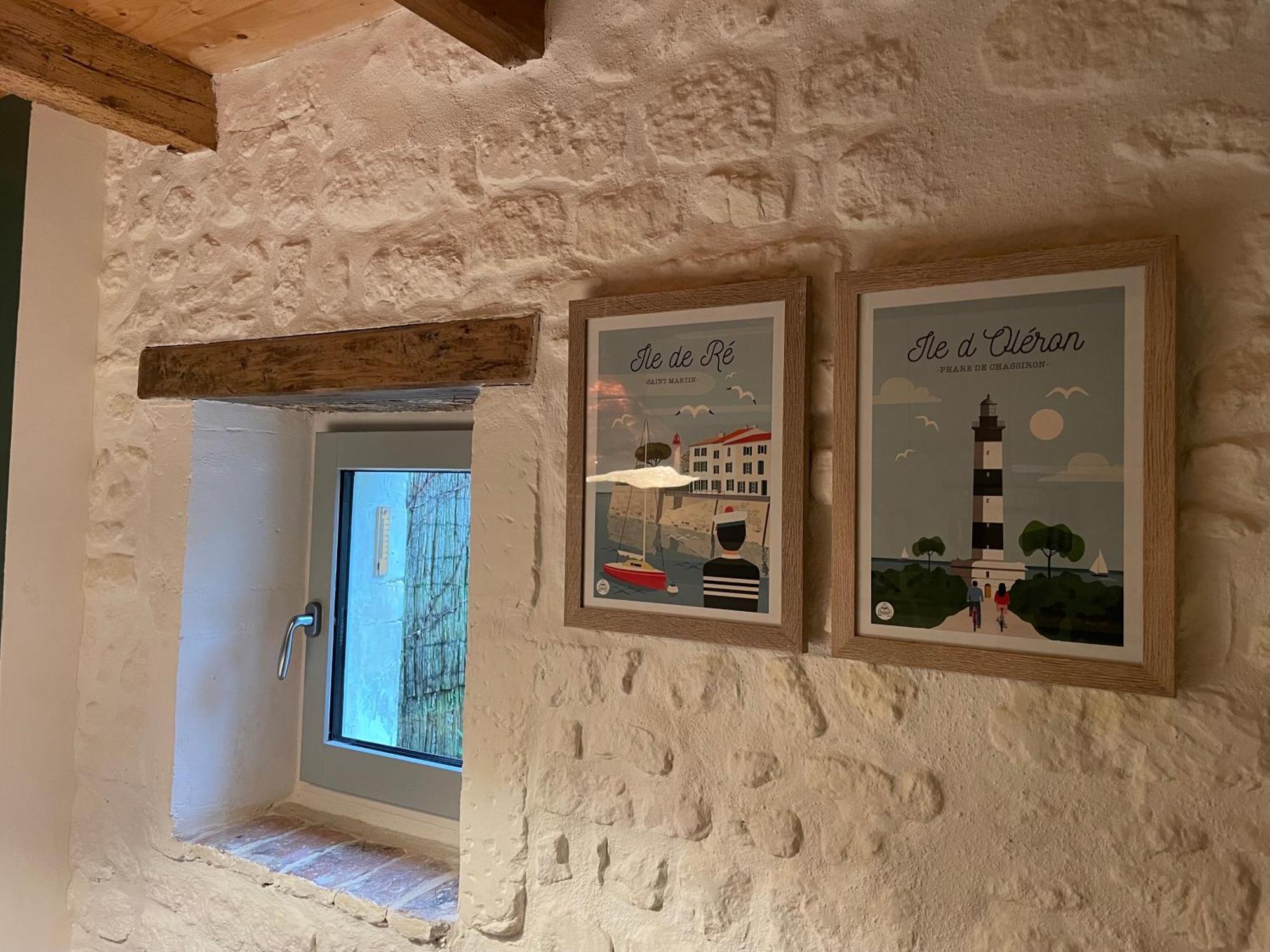 Gite Du Presbytere Port D'Envaux, Ravissante Maison De Charme Bagian luar foto